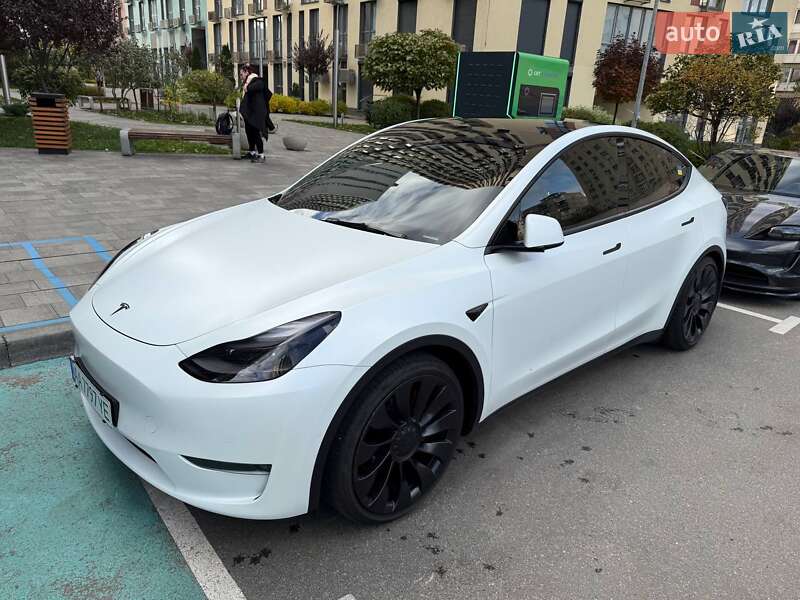 Внедорожник / Кроссовер Tesla Model Y 2022 в Киеве