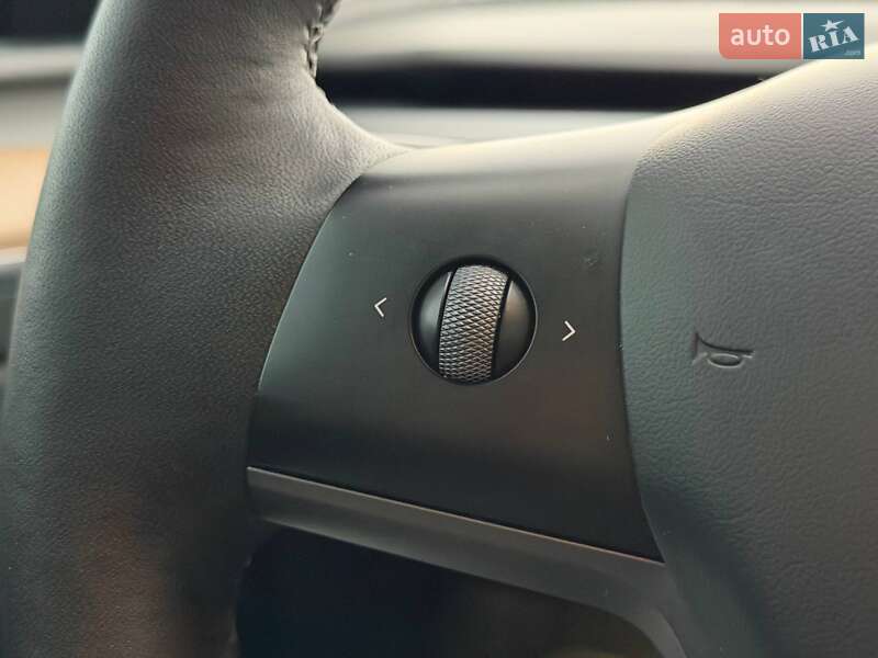 Внедорожник / Кроссовер Tesla Model Y 2023 в Кривом Роге