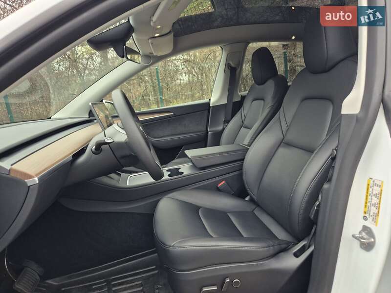 Внедорожник / Кроссовер Tesla Model Y 2024 в Кременчуге