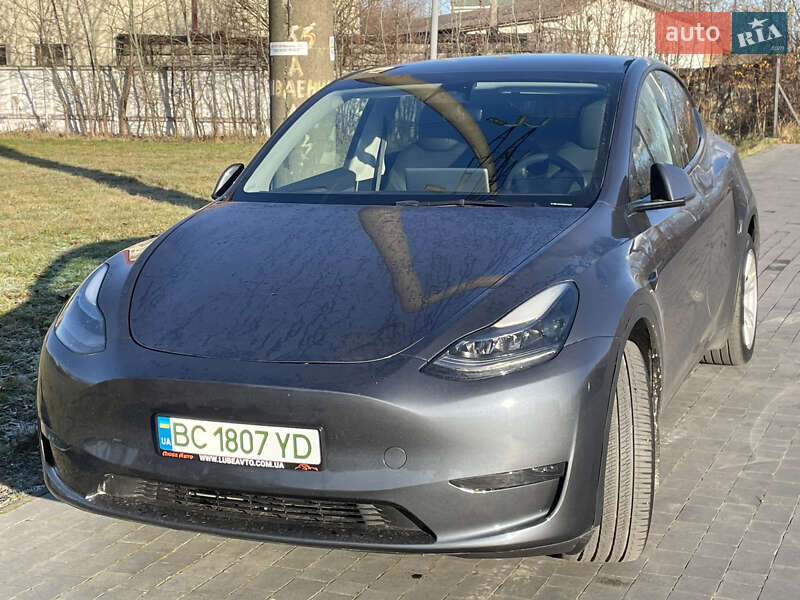 Tesla Model Y 2023
