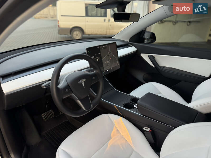 Внедорожник / Кроссовер Tesla Model Y 2020 в Луцке
