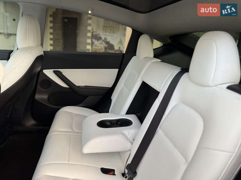 Внедорожник / Кроссовер Tesla Model Y 2020 в Луцке