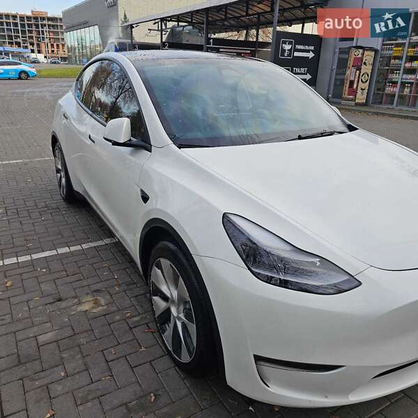 Внедорожник / Кроссовер Tesla Model Y 2023 в Львове