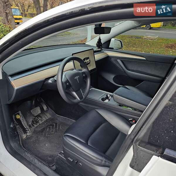 Внедорожник / Кроссовер Tesla Model Y 2023 в Львове