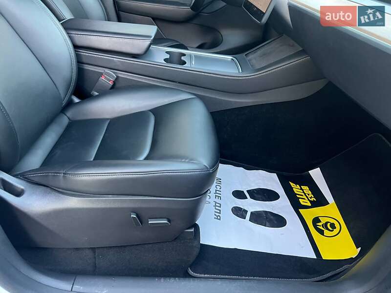 Внедорожник / Кроссовер Tesla Model Y 2022 в Ивано-Франковске