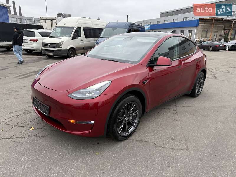 Позашляховик / Кросовер Tesla Model Y 2024 в Києві