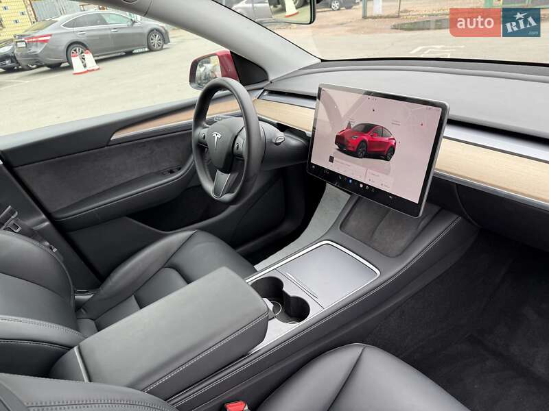 Позашляховик / Кросовер Tesla Model Y 2024 в Києві