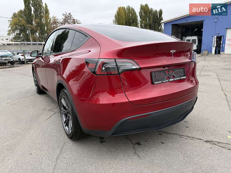 Позашляховик / Кросовер Tesla Model Y 2024 в Києві