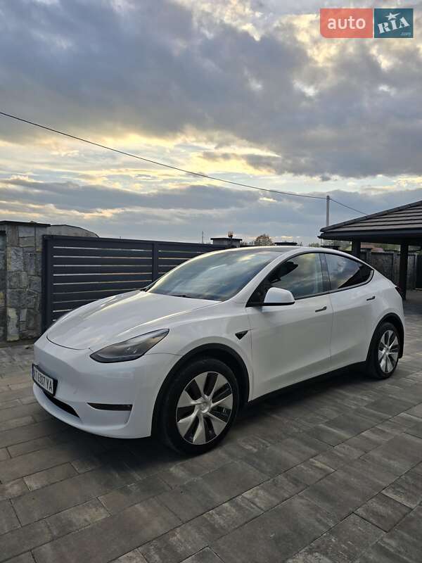 Внедорожник / Кроссовер Tesla Model Y 2023 в Ивано-Франковске