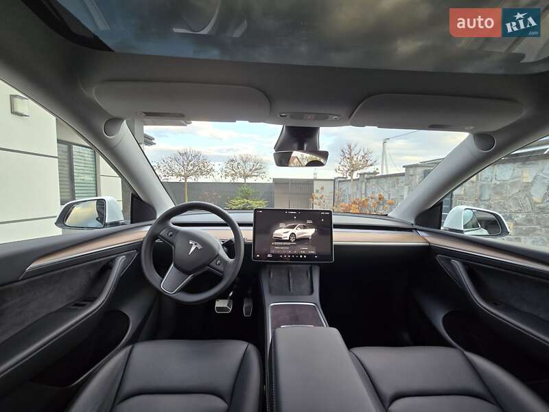 Внедорожник / Кроссовер Tesla Model Y 2023 в Ивано-Франковске