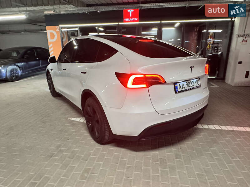 Позашляховик / Кросовер Tesla Model Y 2024 в Києві