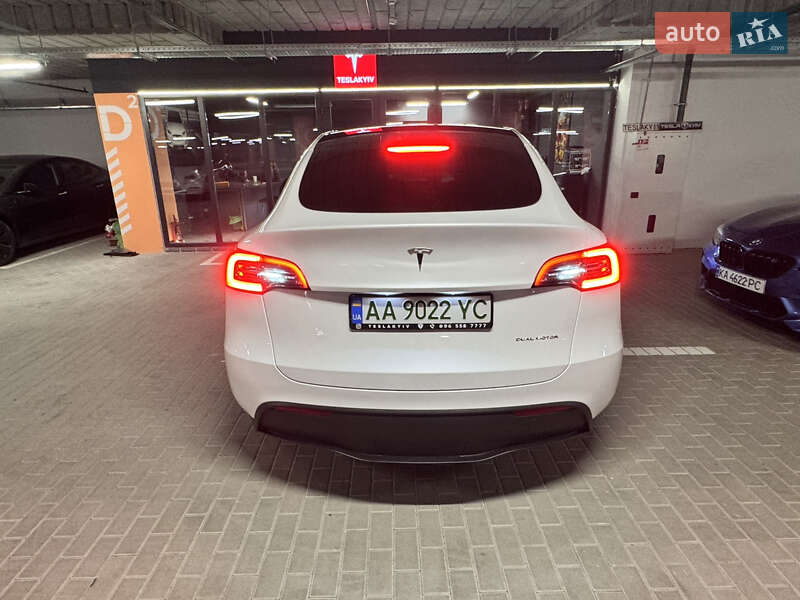Позашляховик / Кросовер Tesla Model Y 2024 в Києві