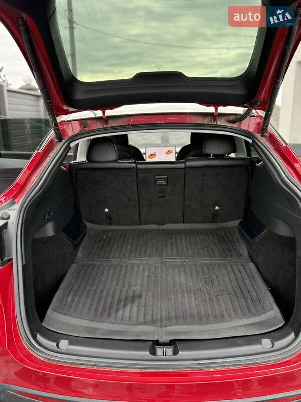 Внедорожник / Кроссовер Tesla Model Y 2022 в Дубно