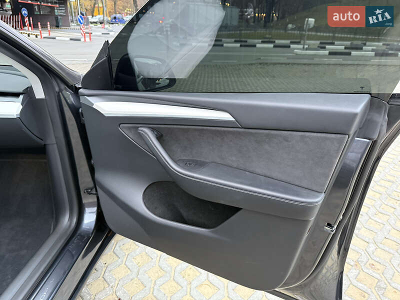 Внедорожник / Кроссовер Tesla Model Y 2024 в Харькове фото 18 Внедорожник / Кроссовер Tesla Model Y 2024 в Харькове