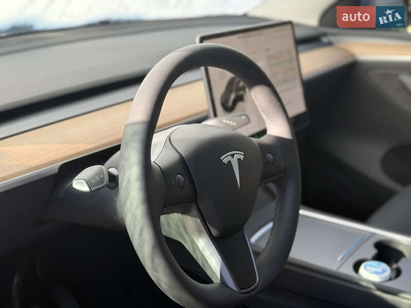 Позашляховик / Кросовер Tesla Model Y 2024 в Львові
