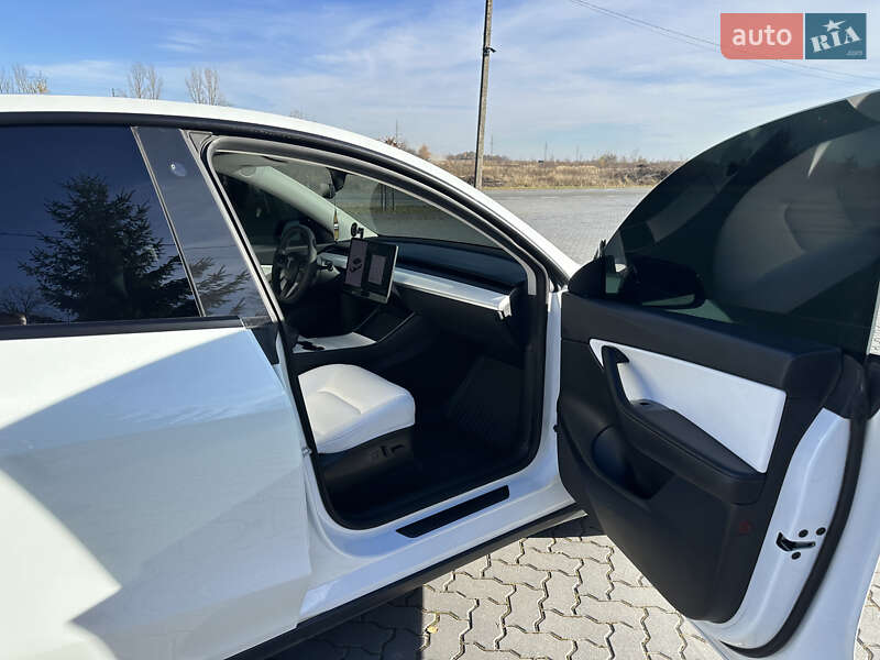 Позашляховик / Кросовер Tesla Model Y 2020 в Коломиї фото 13 Позашляховик / Кросовер Tesla Model Y 2020 в Коломиї