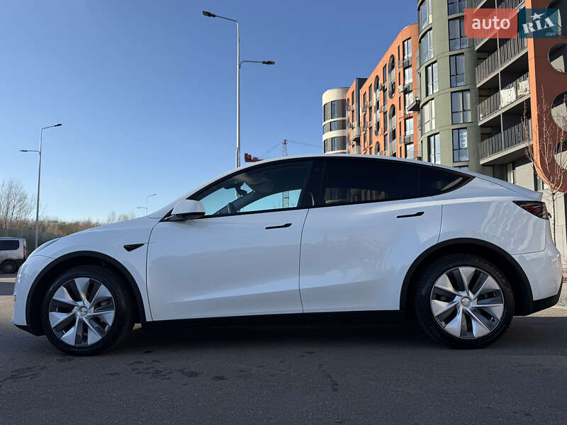 Внедорожник / Кроссовер Tesla Model Y 2023 в Киеве