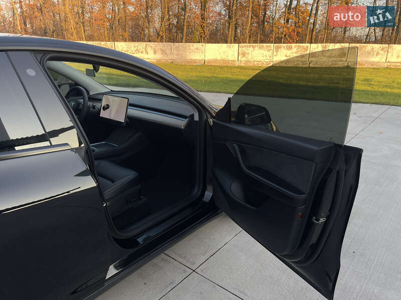 Позашляховик / Кросовер Tesla Model Y 2021 в Луцьку
