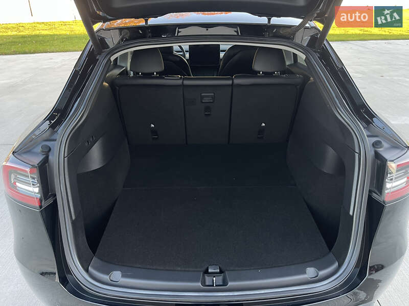 Позашляховик / Кросовер Tesla Model Y 2021 в Луцьку