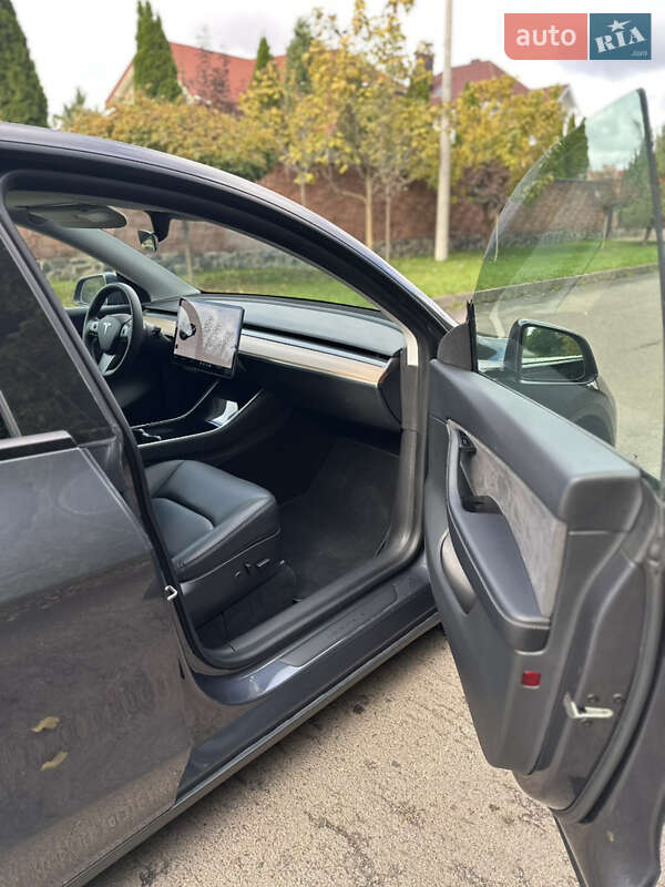 Внедорожник / Кроссовер Tesla Model Y 2020 в Ровно