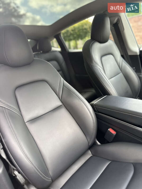 Внедорожник / Кроссовер Tesla Model Y 2020 в Ровно