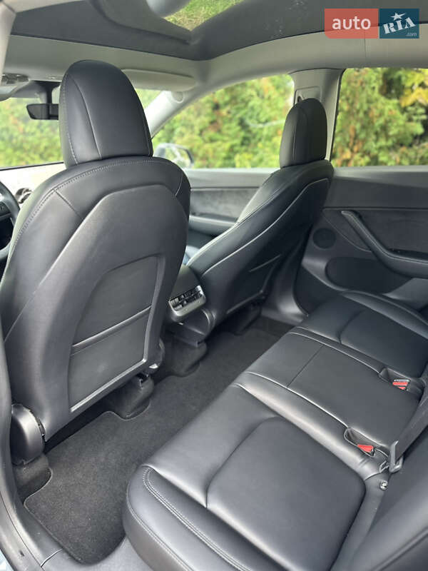 Внедорожник / Кроссовер Tesla Model Y 2020 в Ровно