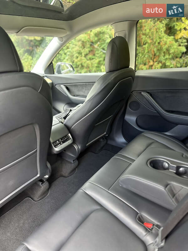 Внедорожник / Кроссовер Tesla Model Y 2020 в Ровно