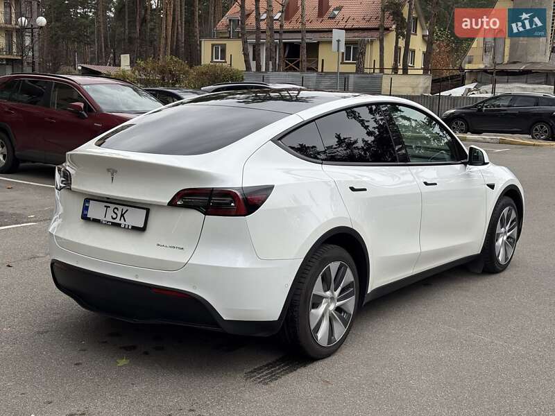 Позашляховик / Кросовер Tesla Model Y 2022 в Києві