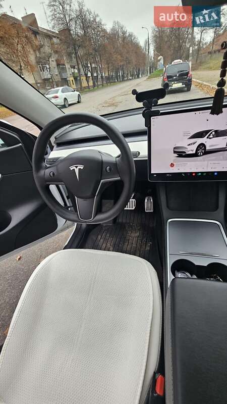Позашляховик / Кросовер Tesla Model Y 2022 в Кам'янському