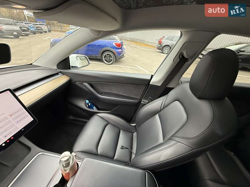 Позашляховик / Кросовер Tesla Model Y 2021 в Києві