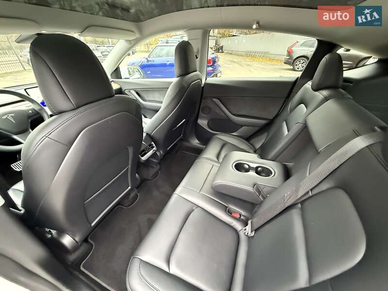 Позашляховик / Кросовер Tesla Model Y 2021 в Києві