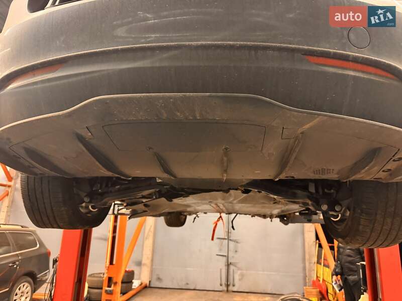 Внедорожник / Кроссовер Tesla Model Y 2024 в Киеве