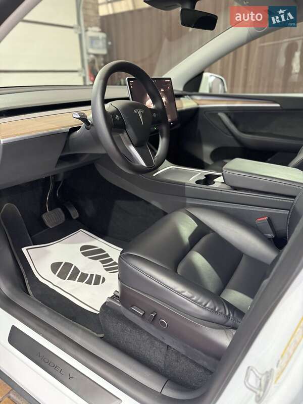 Позашляховик / Кросовер Tesla Model Y 2022 в Харкові