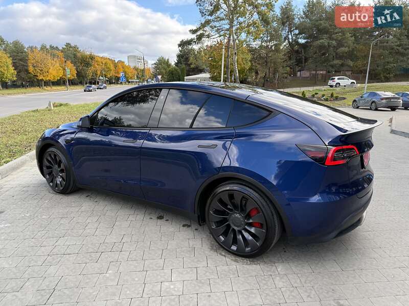 Позашляховик / Кросовер Tesla Model Y 2021 в Львові