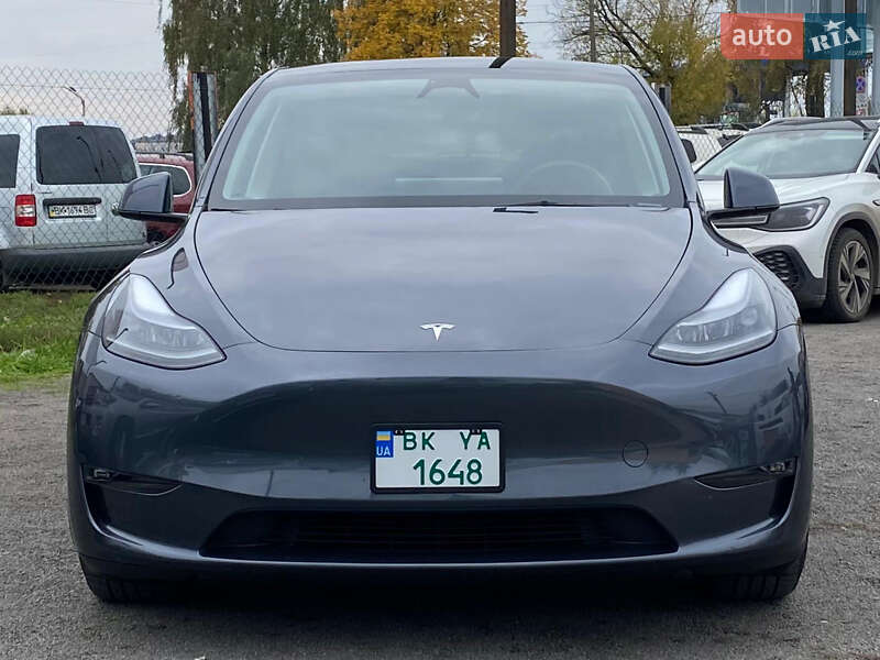 Внедорожник / Кроссовер Tesla Model Y 2023 в Ровно