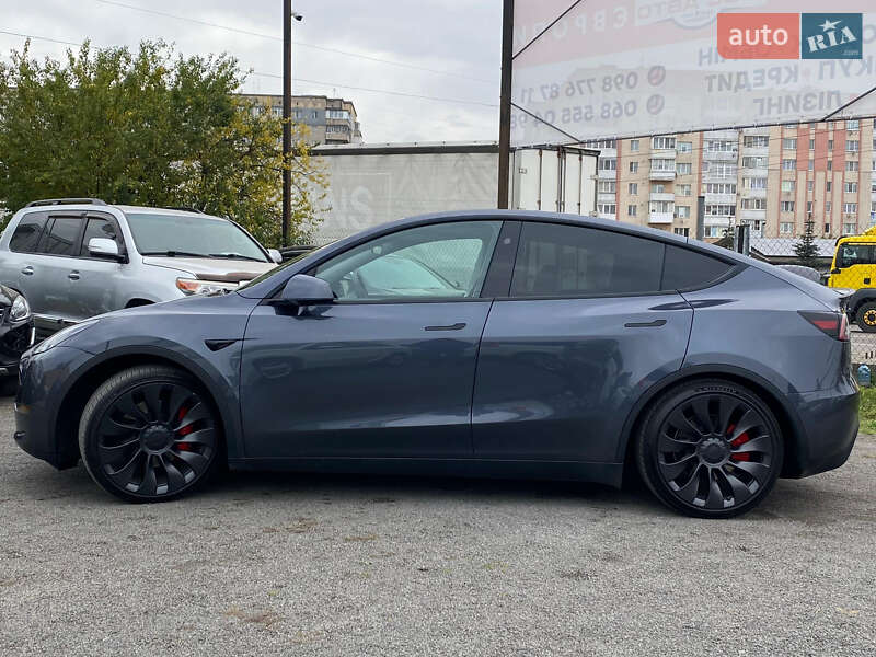 Внедорожник / Кроссовер Tesla Model Y 2023 в Ровно