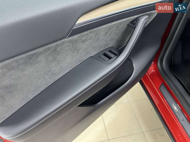 Внедорожник / Кроссовер Tesla Model Y 2022 в Киеве