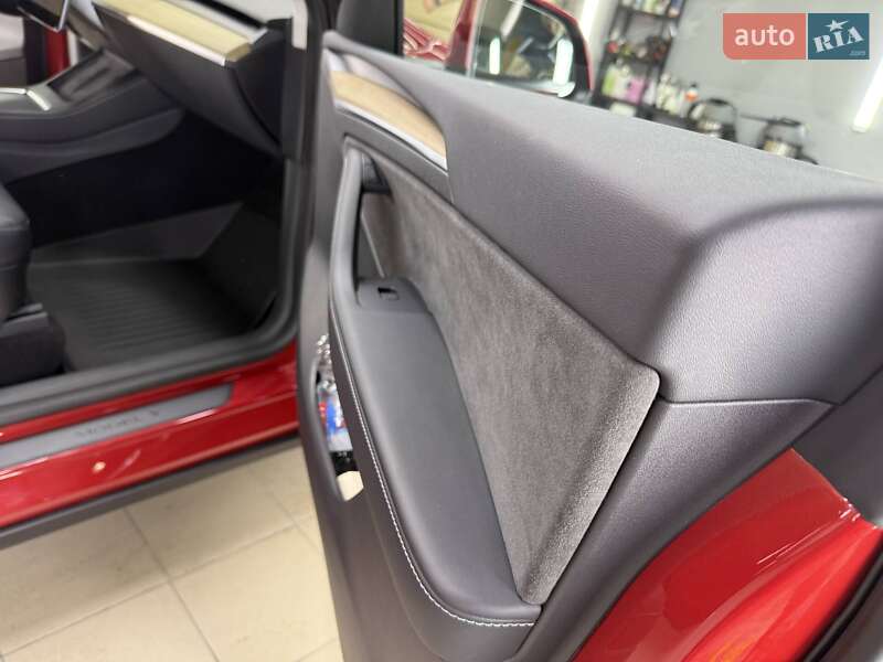 Внедорожник / Кроссовер Tesla Model Y 2022 в Киеве