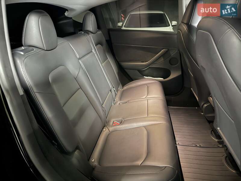 Внедорожник / Кроссовер Tesla Model Y 2023 в Днепре