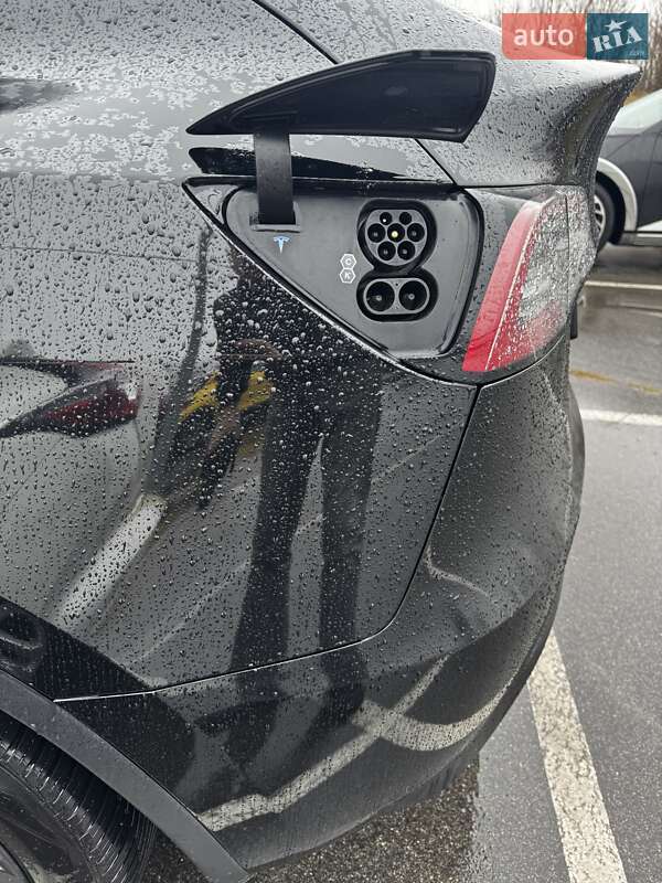 Позашляховик / Кросовер Tesla Model Y 2022 в Києві