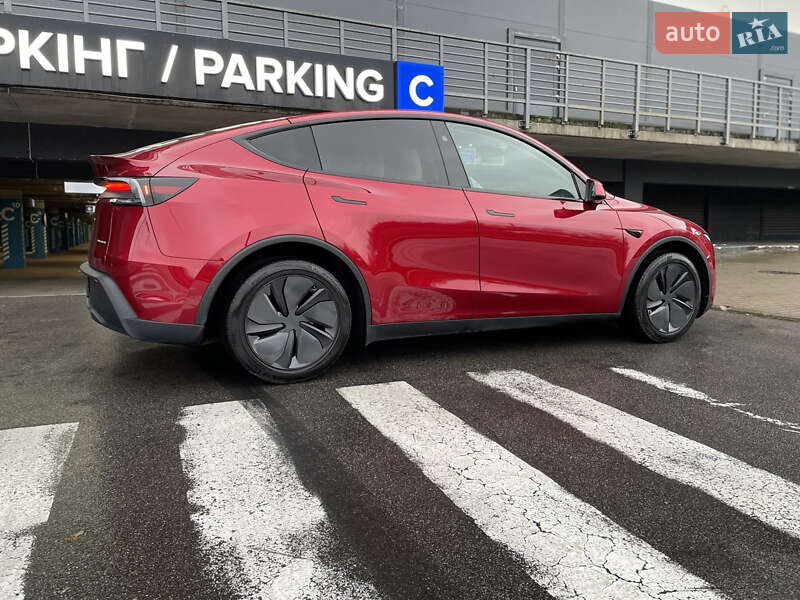 Позашляховик / Кросовер Tesla Model Y 2025 в Києві