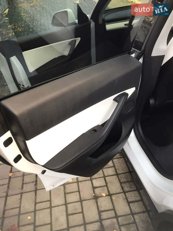 Позашляховик / Кросовер Tesla Model Y 2021 в Одесі