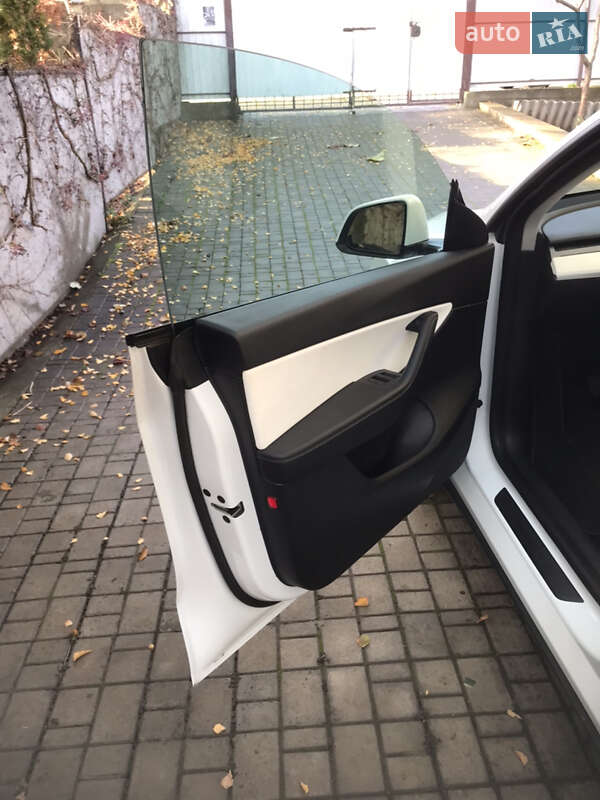 Позашляховик / Кросовер Tesla Model Y 2021 в Одесі