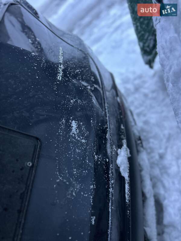 Внедорожник / Кроссовер Tesla Model Y 2023 в Львове