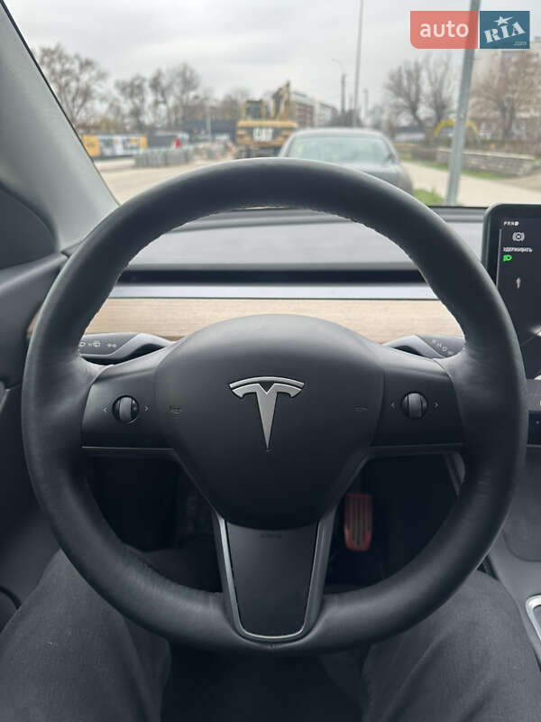 Внедорожник / Кроссовер Tesla Model Y 2021 в Киеве