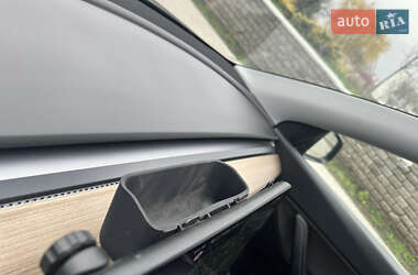 Внедорожник / Кроссовер Tesla Model Y 2021 в Киеве