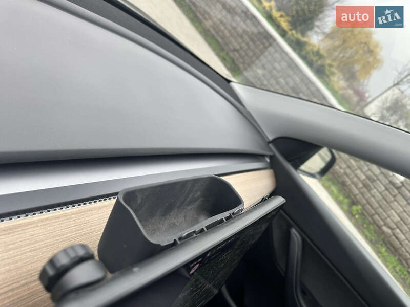 Внедорожник / Кроссовер Tesla Model Y 2021 в Киеве