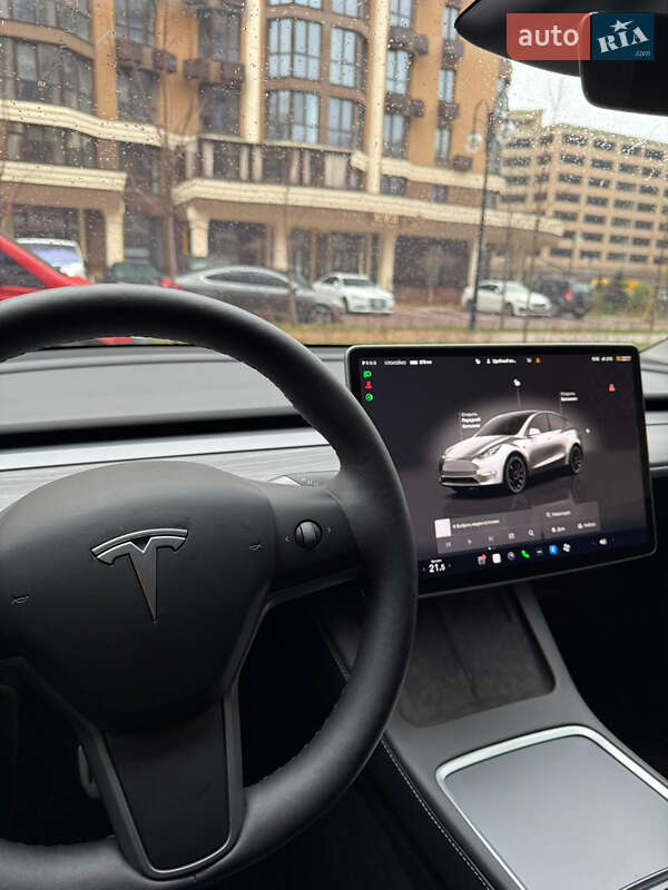 Внедорожник / Кроссовер Tesla Model Y 2024 в Киеве