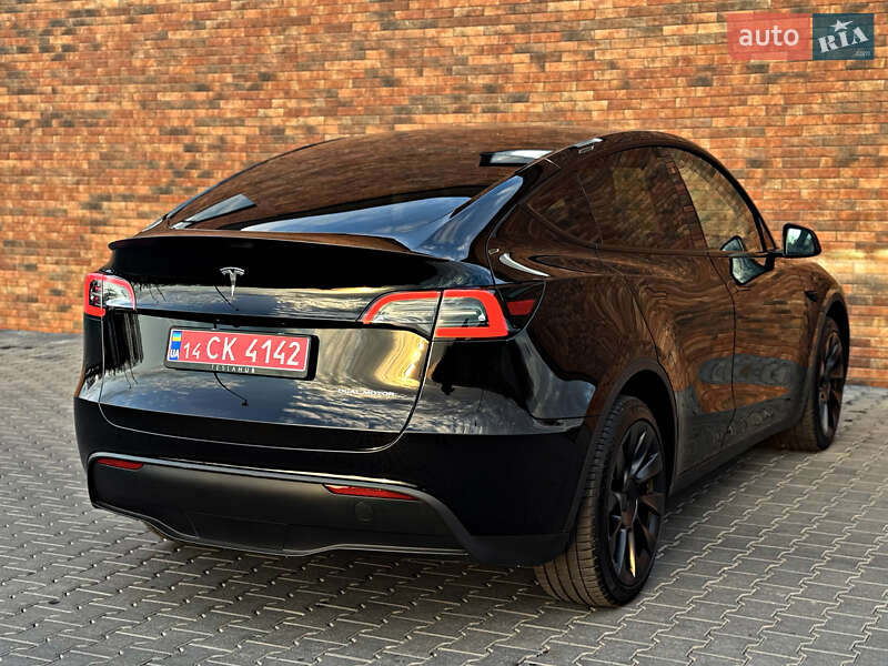 Внедорожник / Кроссовер Tesla Model Y 2024 в Черновцах