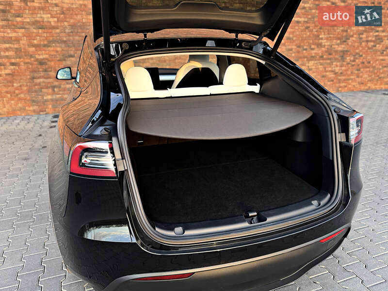 Внедорожник / Кроссовер Tesla Model Y 2024 в Черновцах